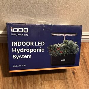 White iDOO Indoor LED Hydroponic System
